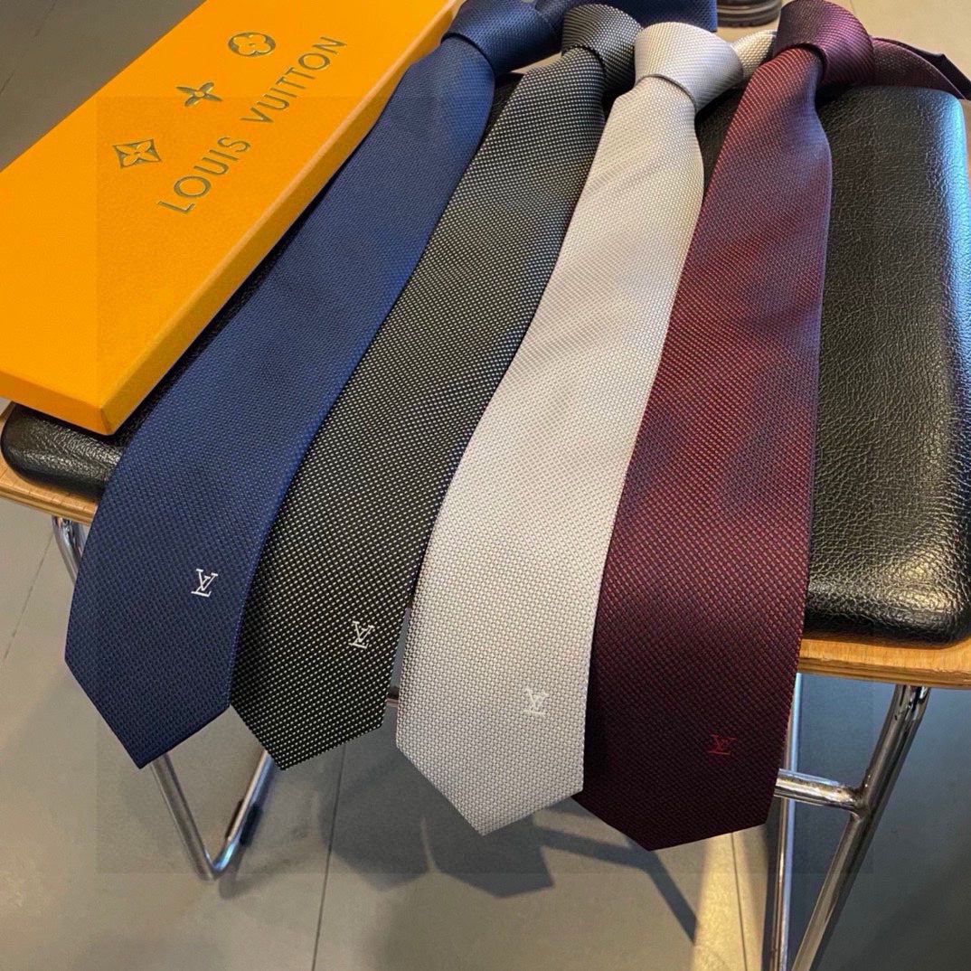 Men’s Platinum Gray Signature Silk Tie