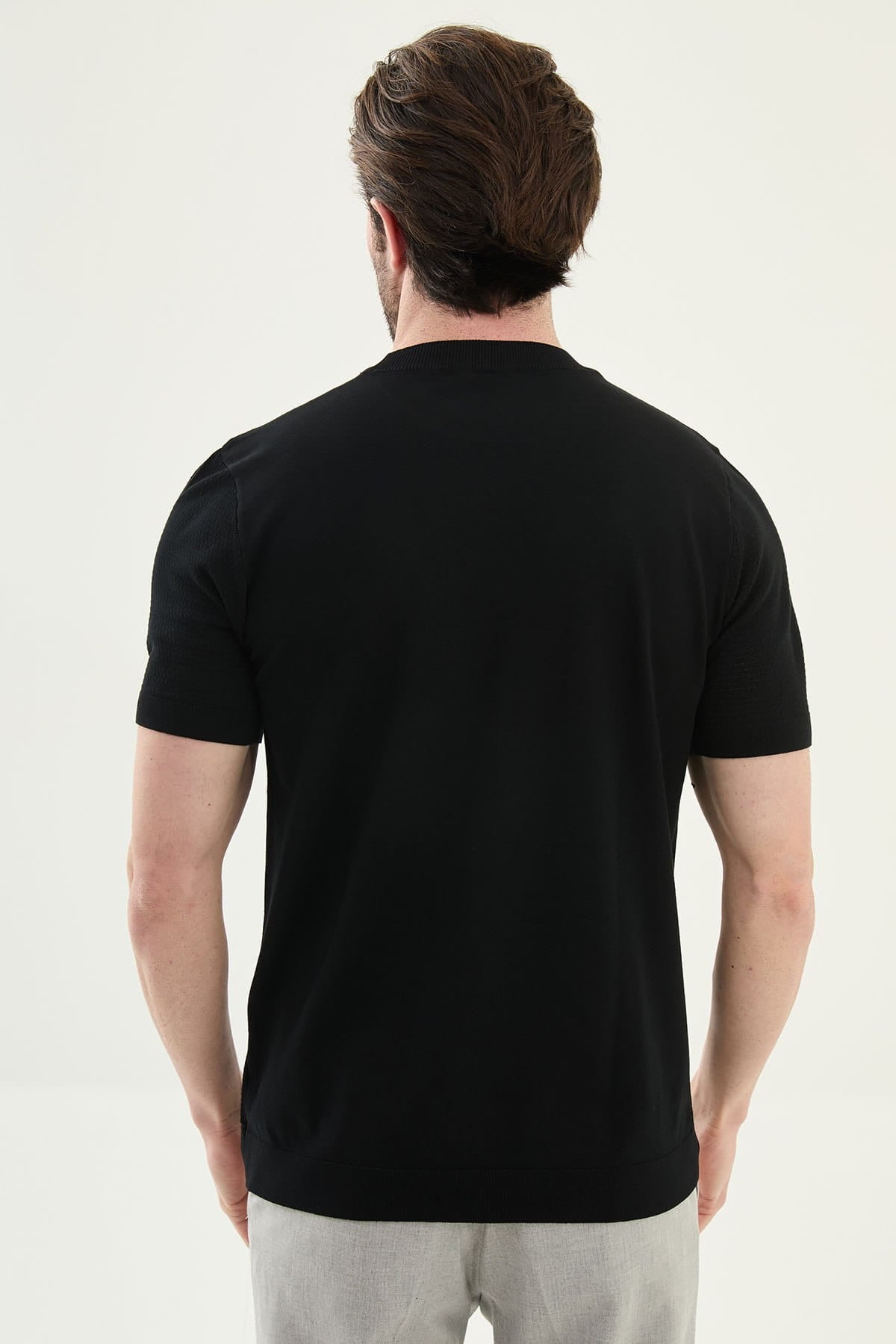 Men’s Black Slim Fit Crew Neck Structured Knit T-Shirt