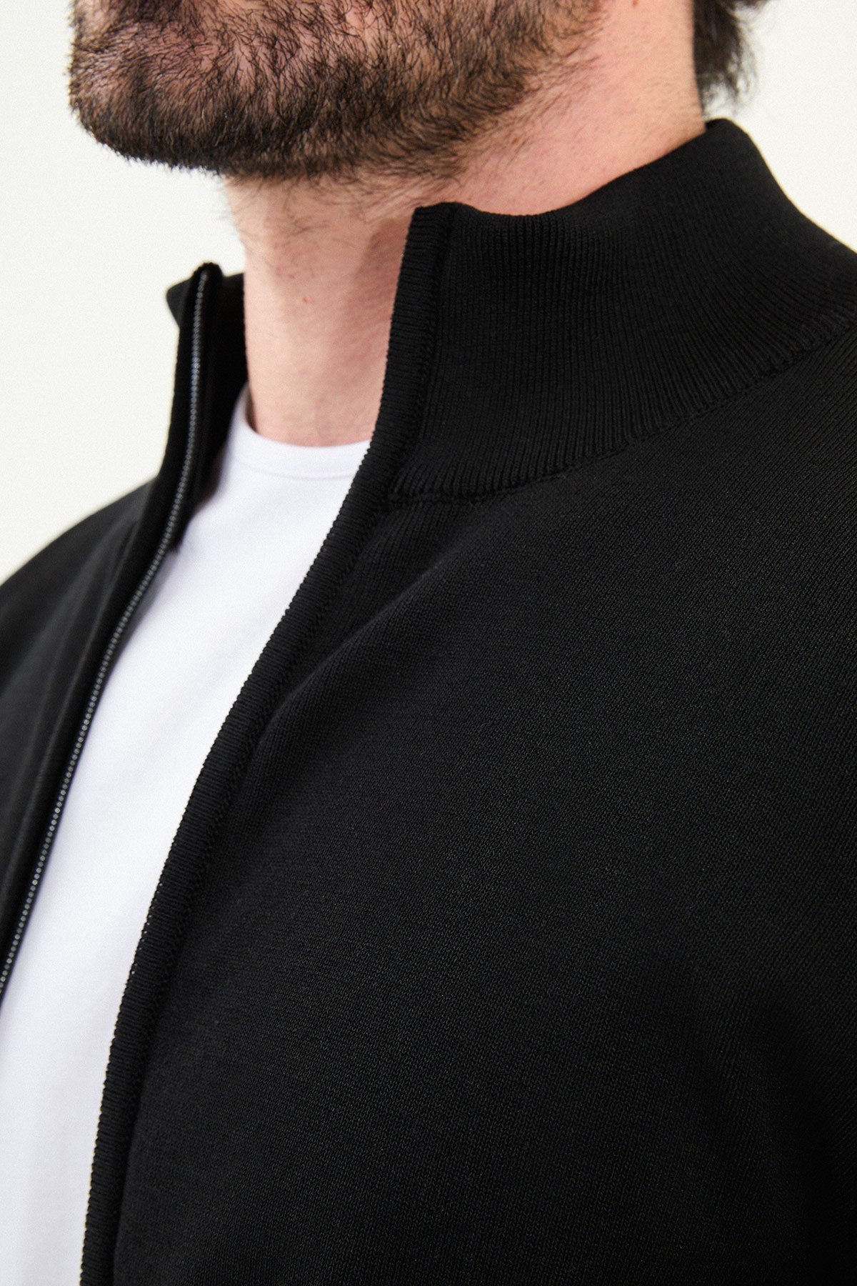 Men’s Black Stand Collar Zip Knit Jacket