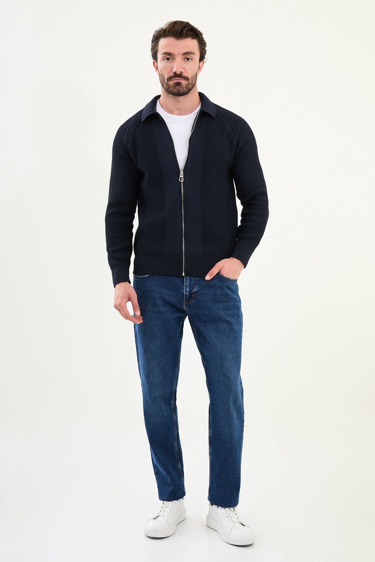 Men’s Navy Blue Zip-Up Slim Fit Knitwear Sweater