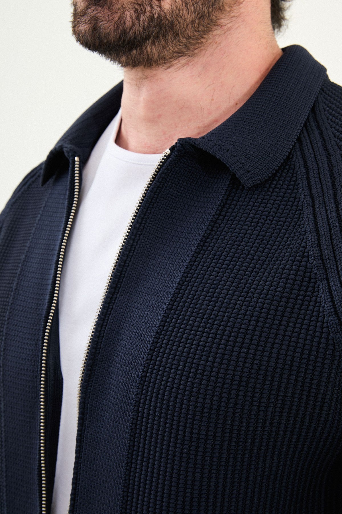 Men’s Navy Blue Zip-Up Slim Fit Knitwear Sweater