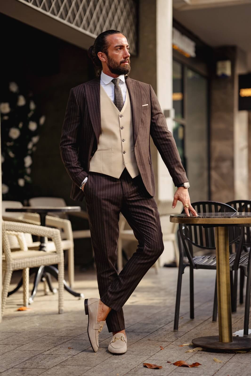Brown Pinstripe Slim Fit Suit with Beige Vest EU50/US40/M-L / 31W Brown Pinstripe Slim Fit Suit with Beige Vest EU50/US40/M-L / 31W