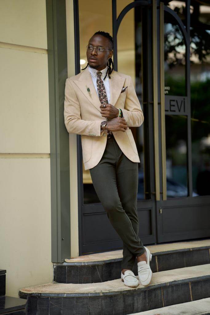 Nubuck blazer in a versatile beige hue