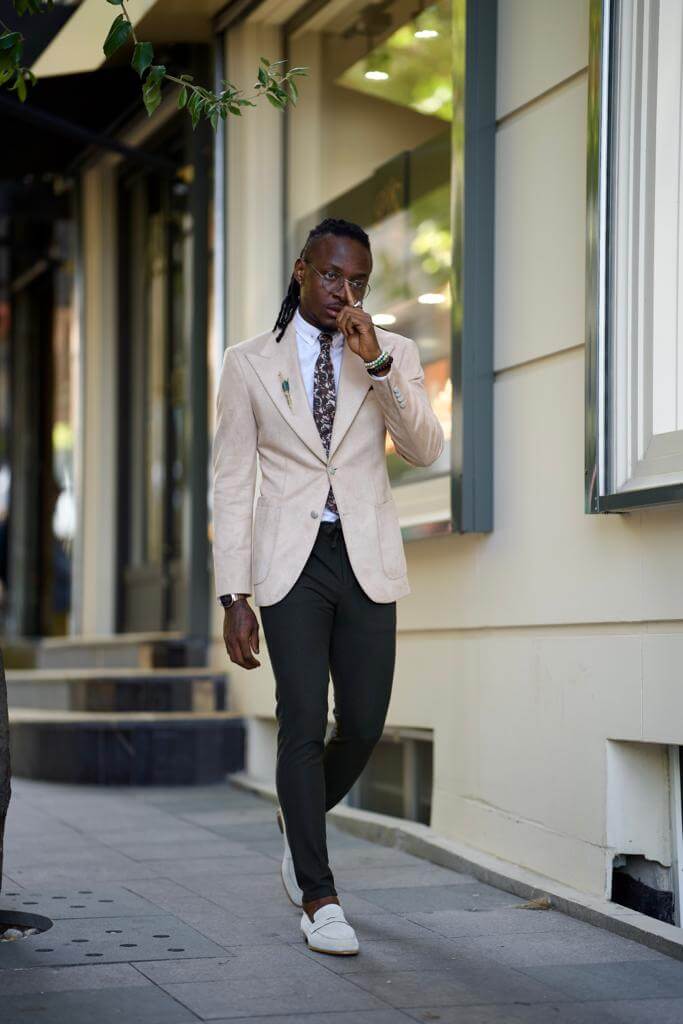 Nubuck blazer in a versatile beige hue