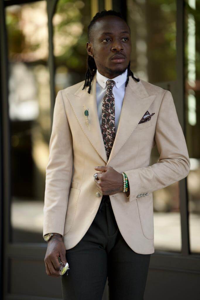 Nubuck blazer in a versatile beige hue