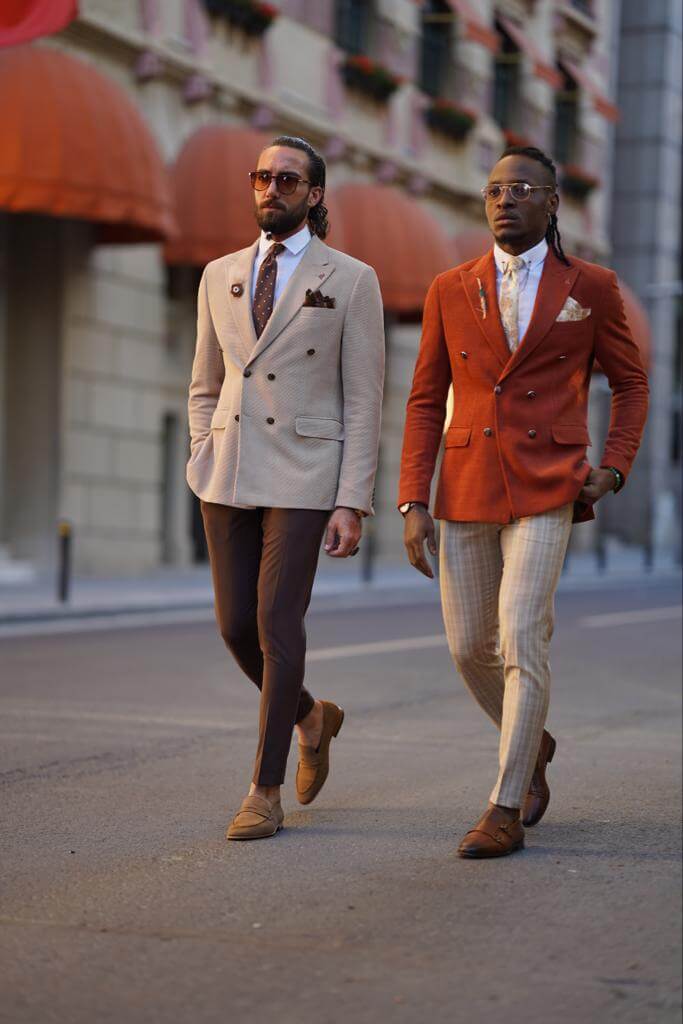 Brick double-breasted blazer with a tailored fit