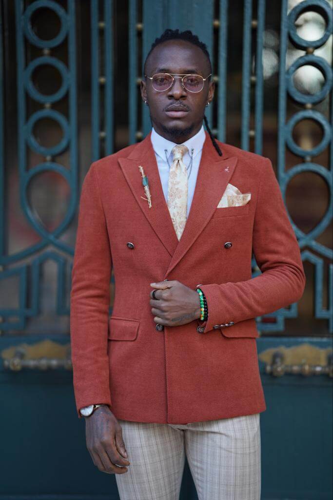 Brick double-breasted blazer with a tailored fit