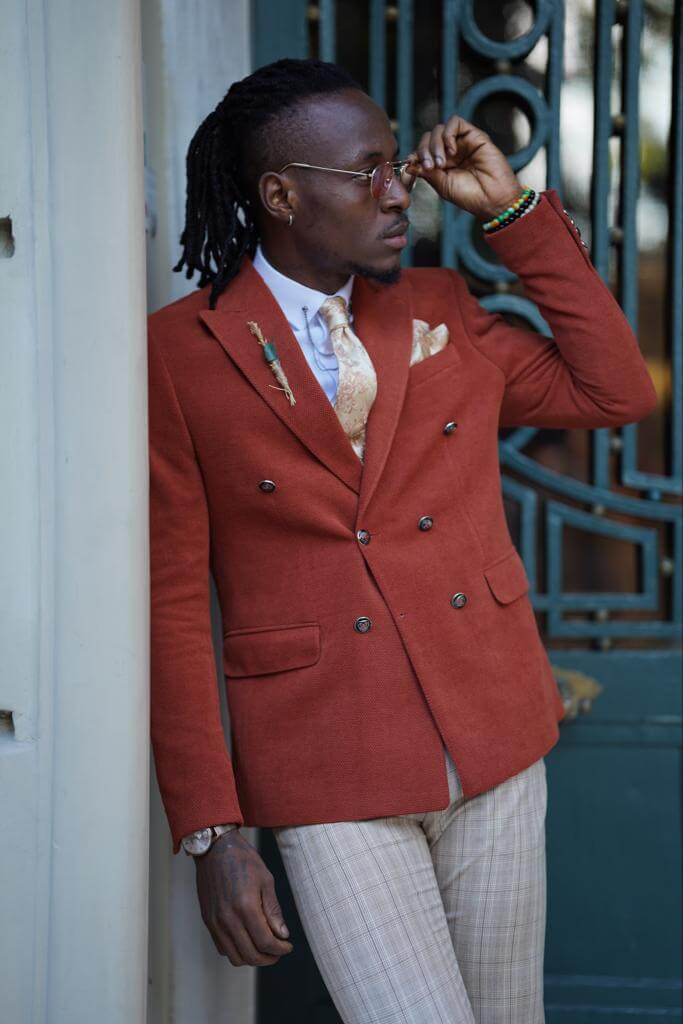 Brick double-breasted blazer with a tailored fit