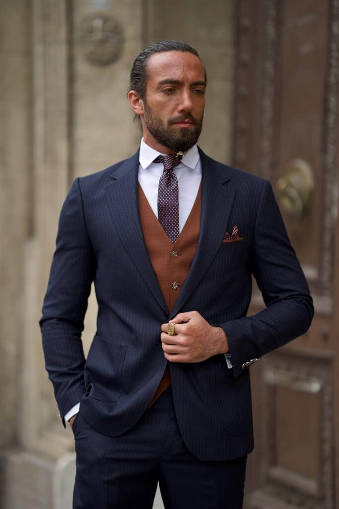 Navy blue men's suit for weddings