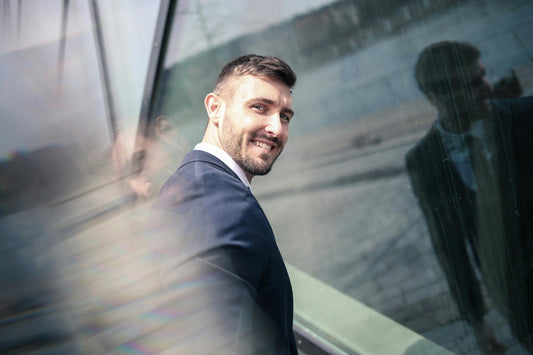 Building Confidence: A Man's Guide to Overcoming Self-Doubt - SUITHARBOR