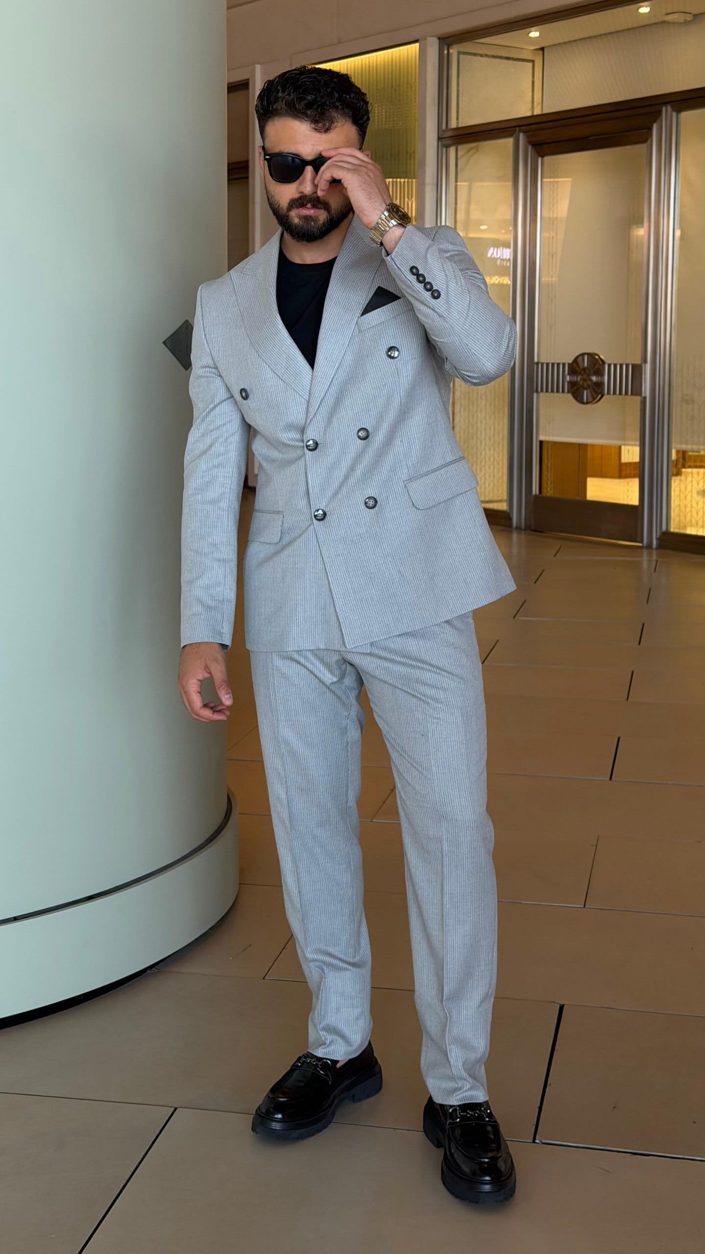 Men's light gray ribbed double-breasted two-piece suit