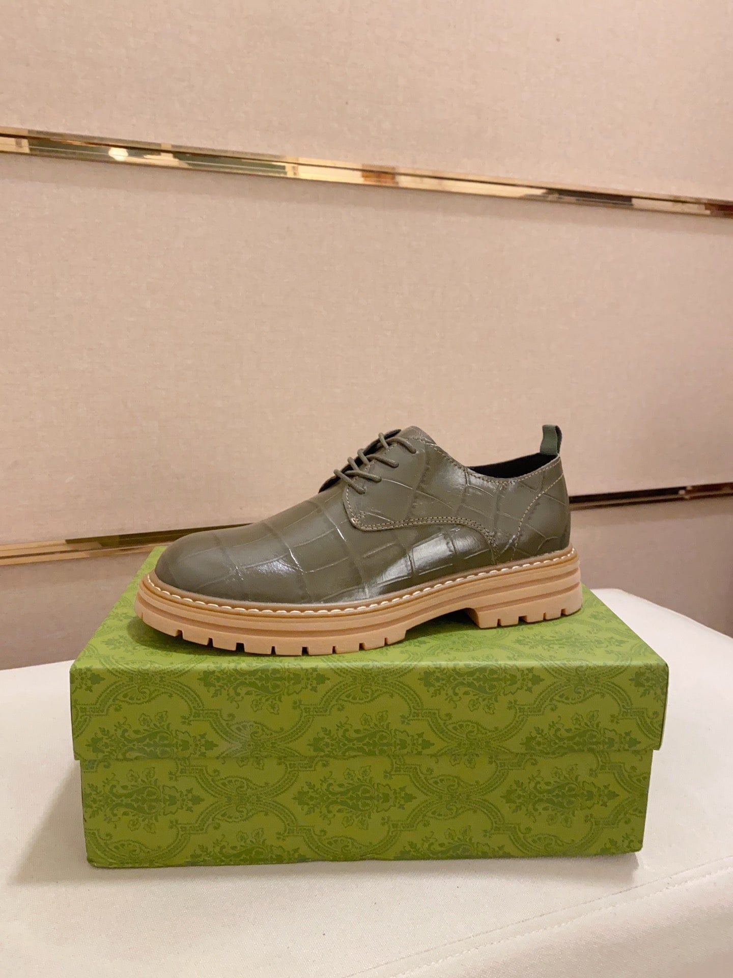 Gucci-Inspired Green Leather Lace-Up Derby