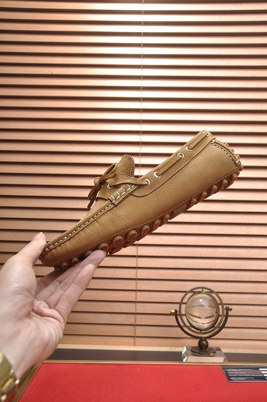 Gucci Beige Leather Driving Loafers