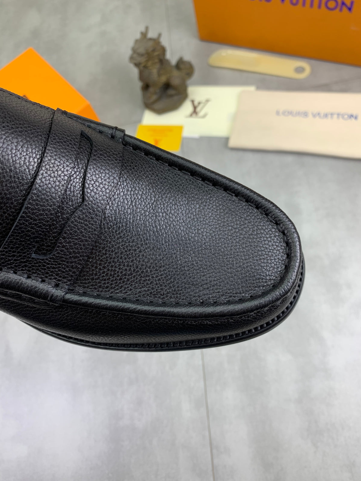 Louis Vuitton Major Black Grained Leather Loafer