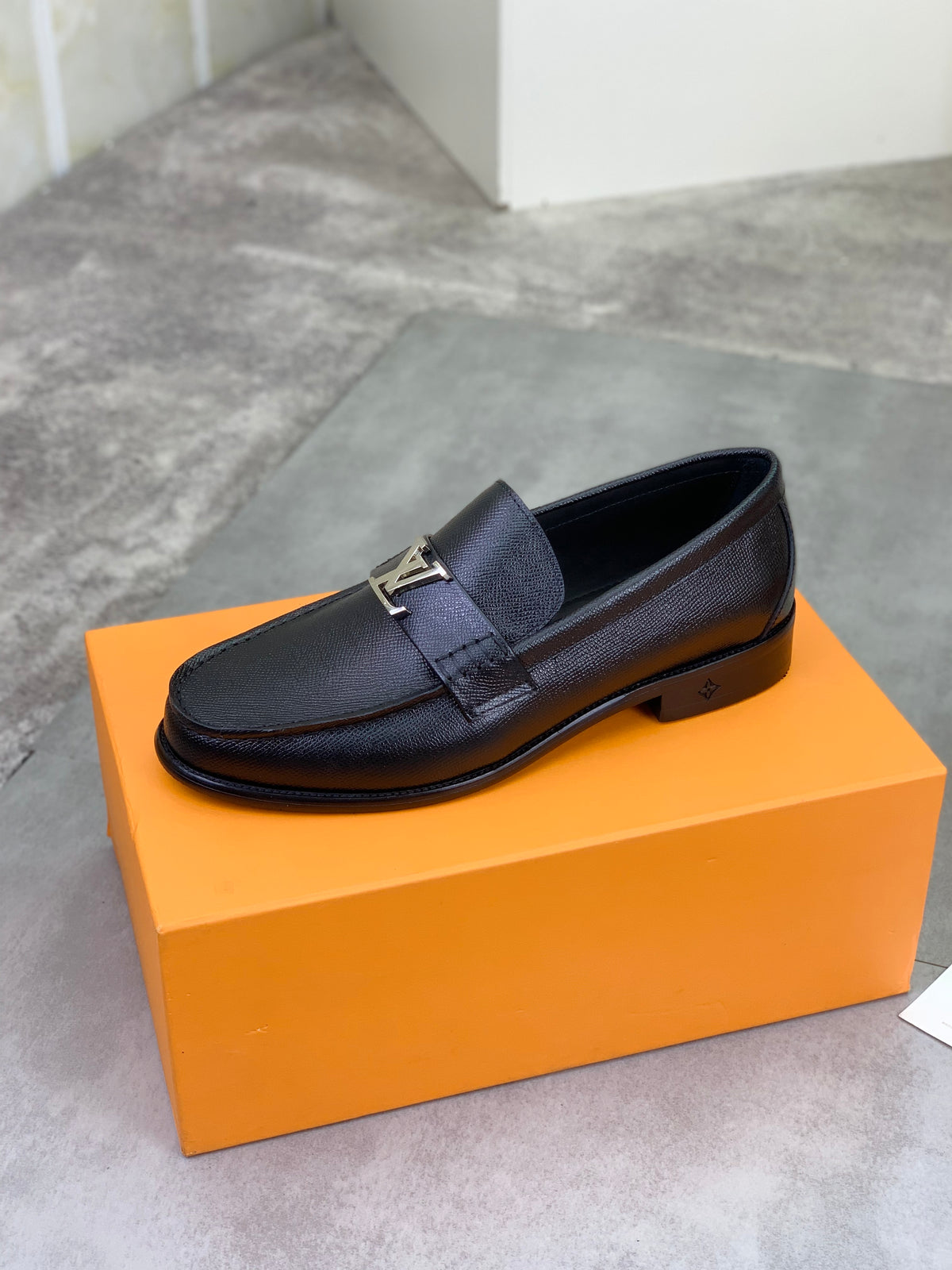 Louis Vuitton Major Black Taiga Leather Loafers