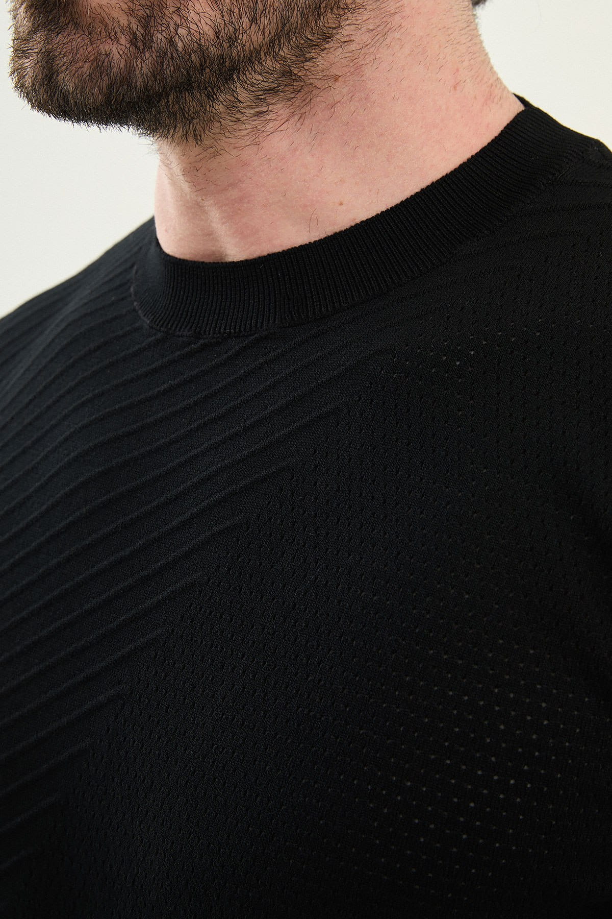 Men’s Black Slim Fit Crew Neck Structured Knit T-Shirt