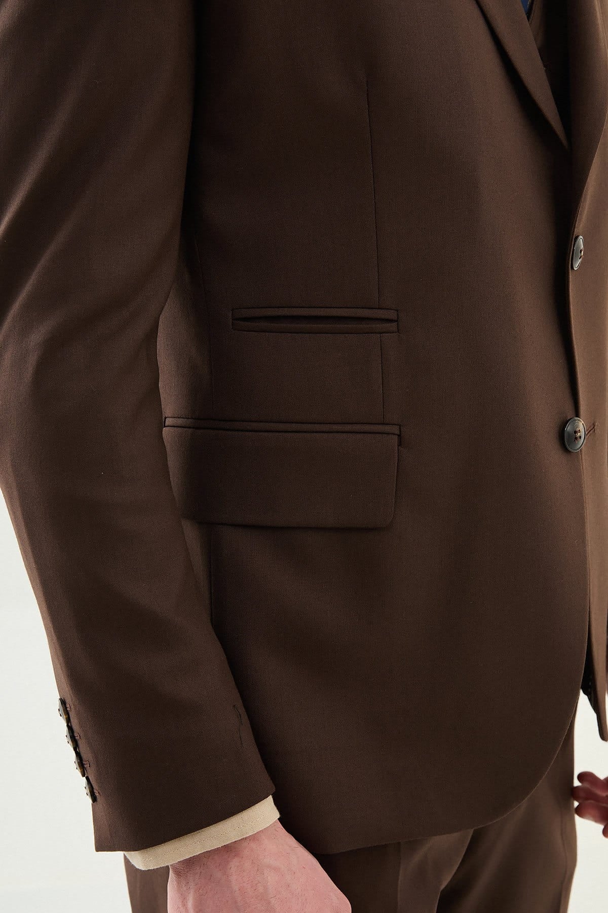 Men’s Chocolate Brown Three-Piece Slim Fit Suit – Peak Lapel Wedding & Formal Wear