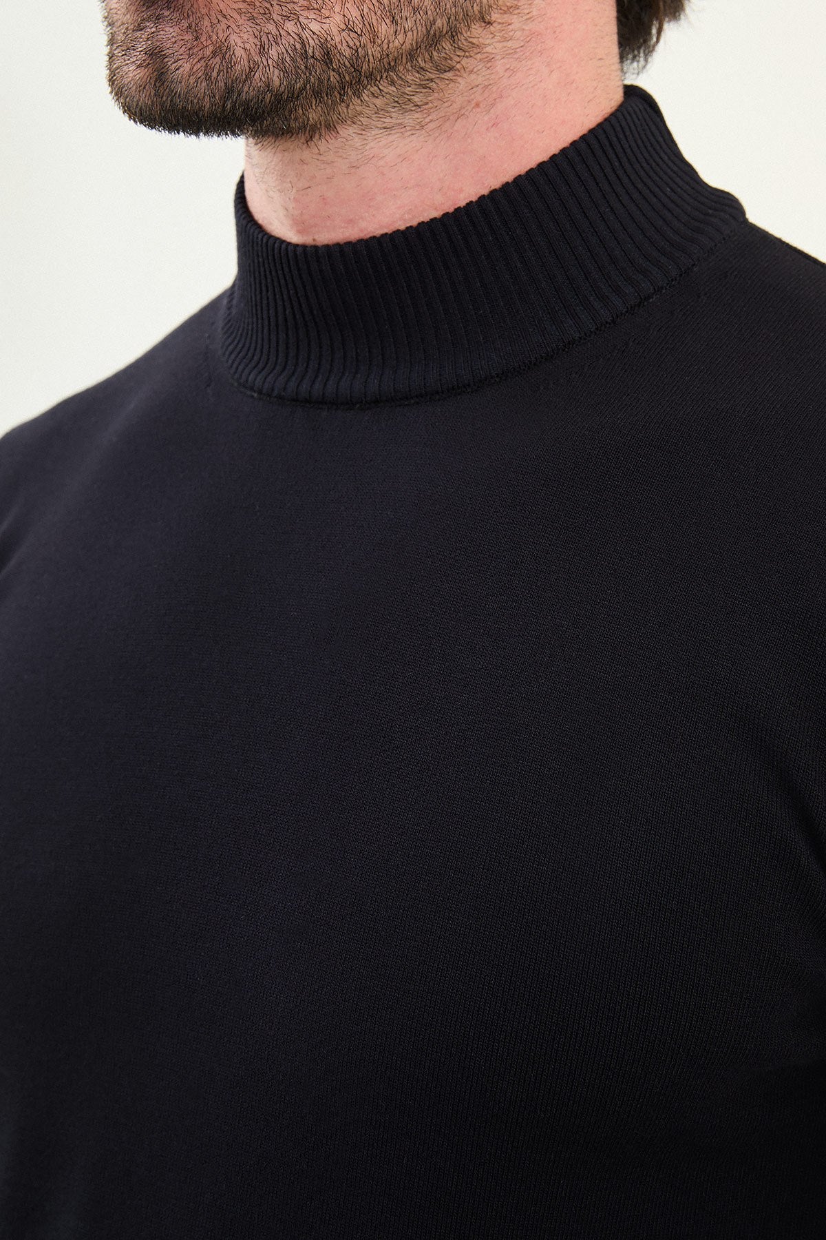 Men’s Navy Blue Slim Fit Mock Neck Knitwear Sweater