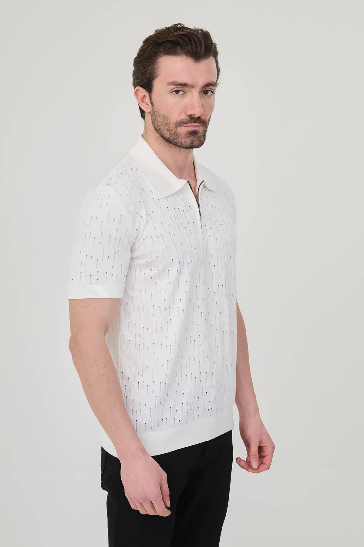 Men’s Off-White Textured Zip Polo T-Shirt