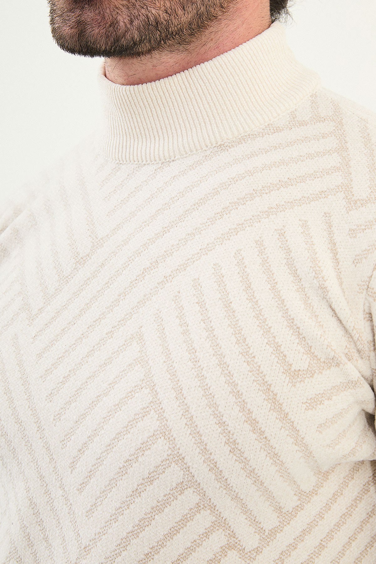 Men’s White Textured Knitted Slim Fit Mock Up  Sweater