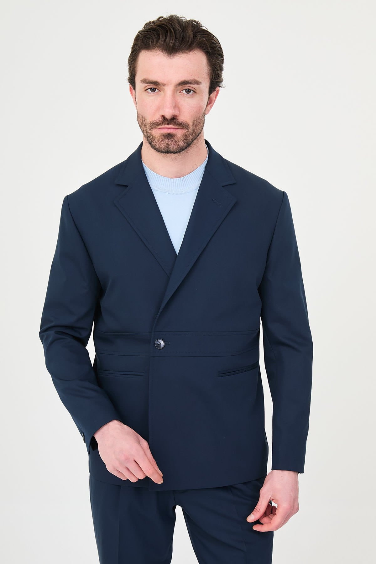 Modern Men’s Navy Blue Slim Fit Suit