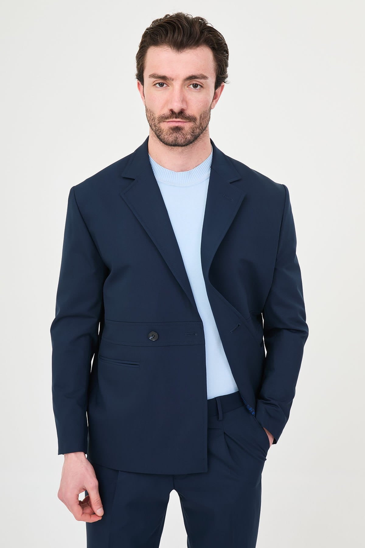 Modern Men’s Navy Blue Slim Fit Suit