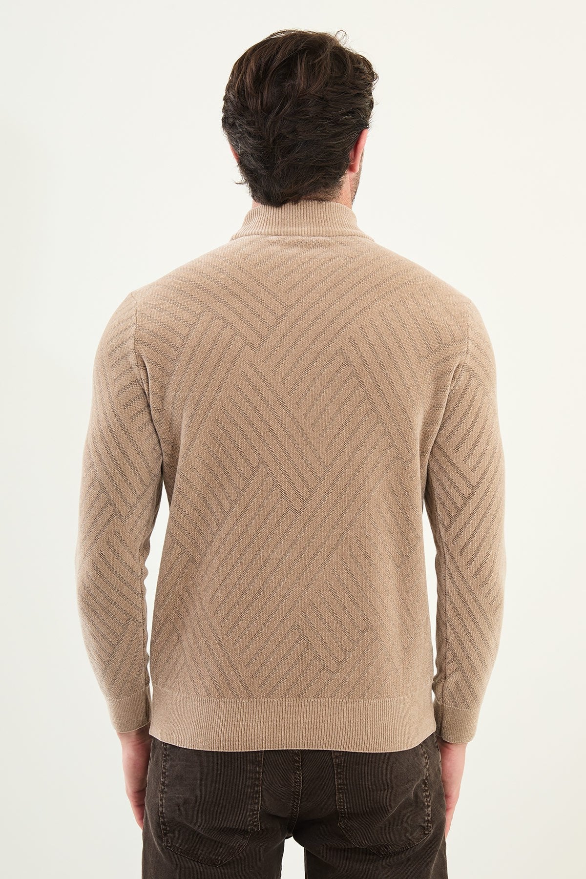 Men’s Beige Textured Slim Fit Mock Up Sweater - SUITHARBOR