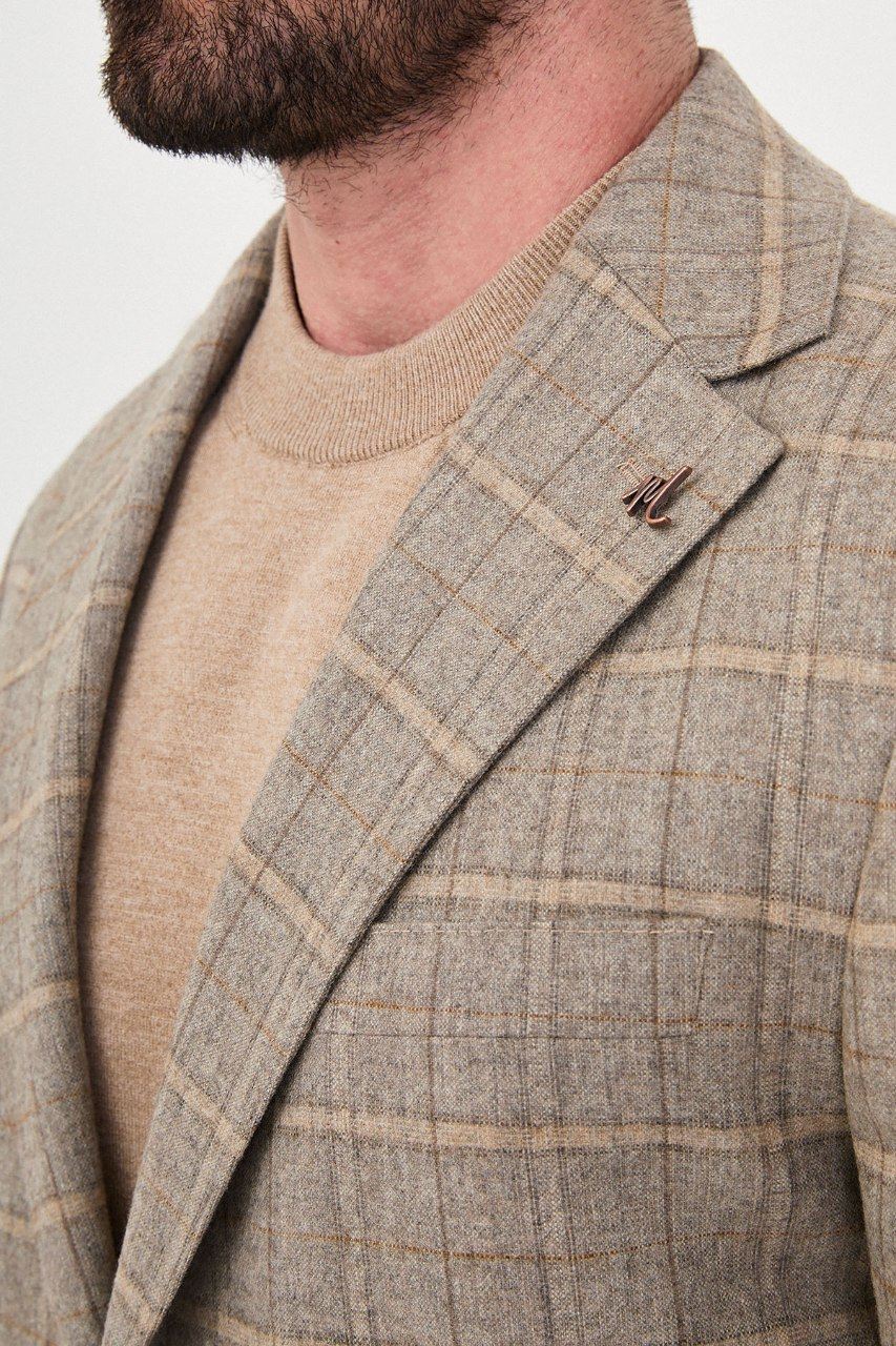 Men's beige windowpane blazer, lapel detail