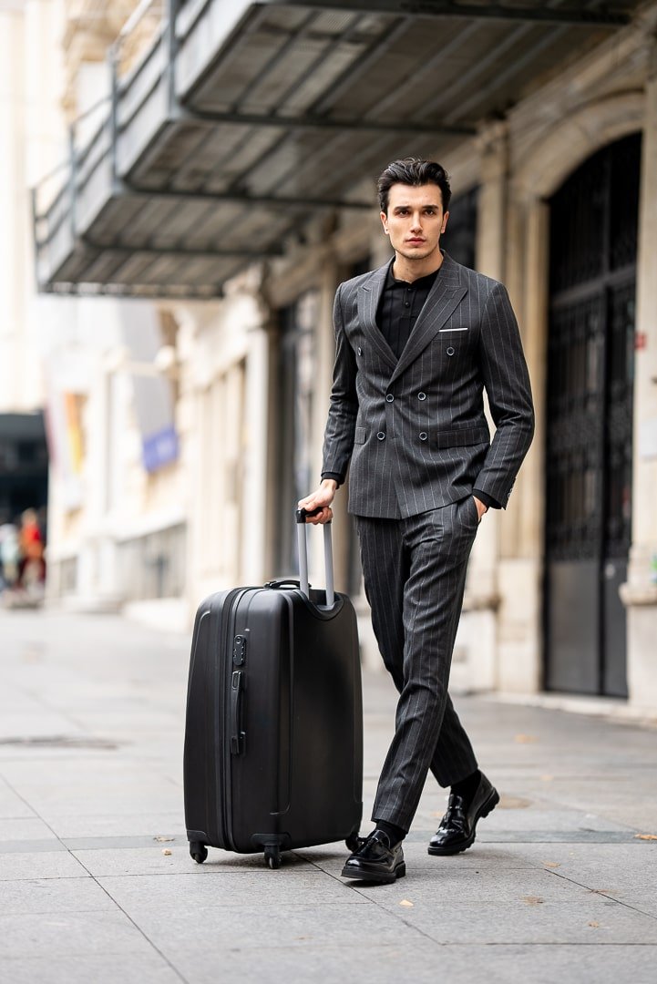 Men’s Executive Charcoal Pinstripe Suit - SUITHARBOR