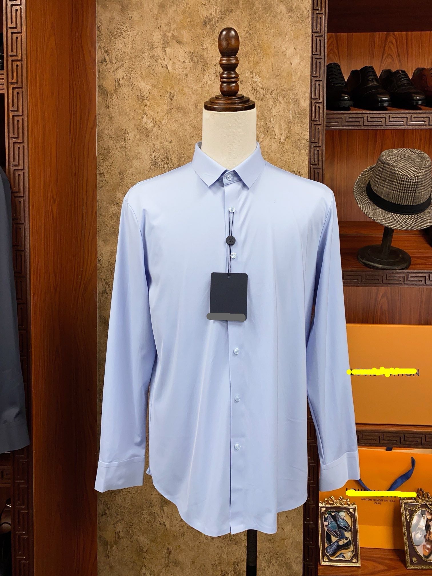 Men’s Light Blue Classic Fit Dress Shirt - SUITHARBOR