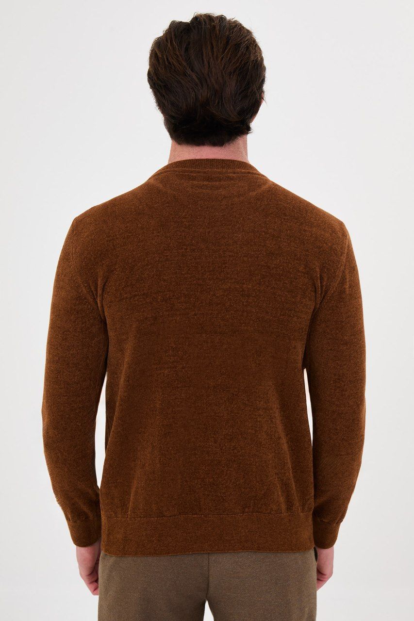 Back view of the men's rust textured crew-neck sweater