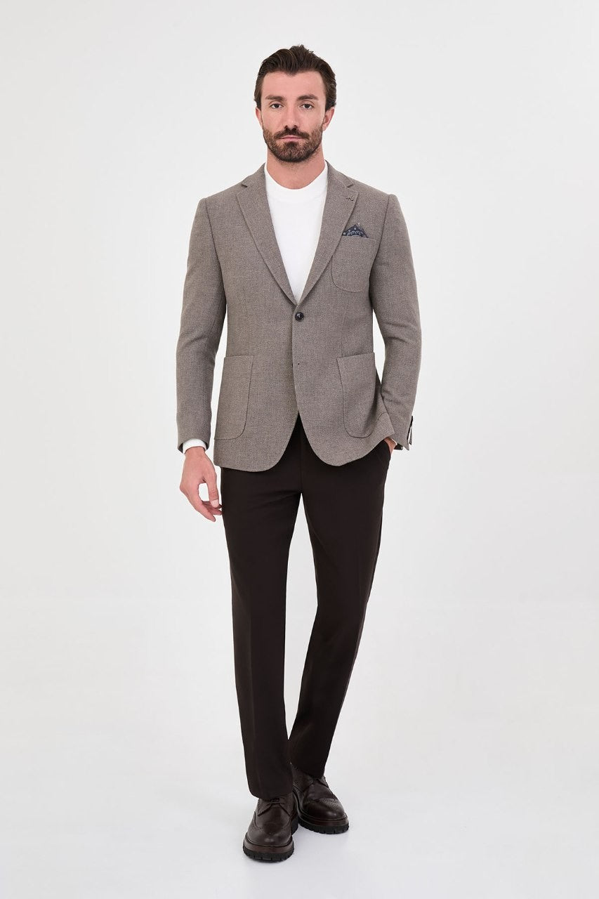 Men’s taupe blazer, full-length outfit view