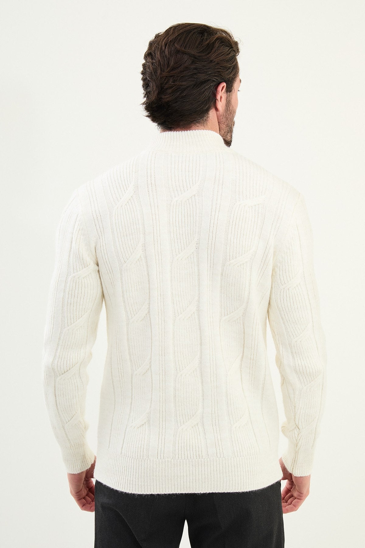 Men’s White Cable Knit Slim Fit Sweater - SUITHARBOR