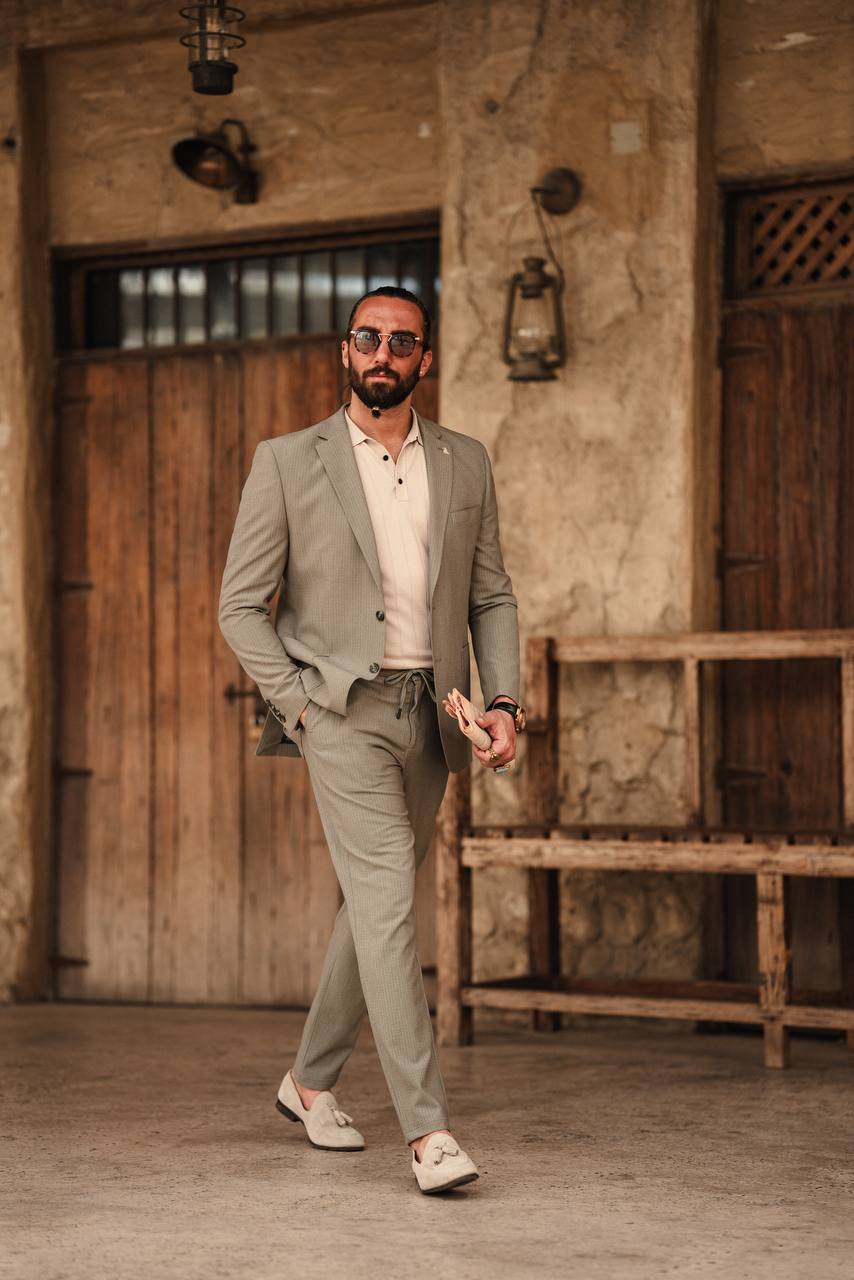 Khaki tailored suit, image 2