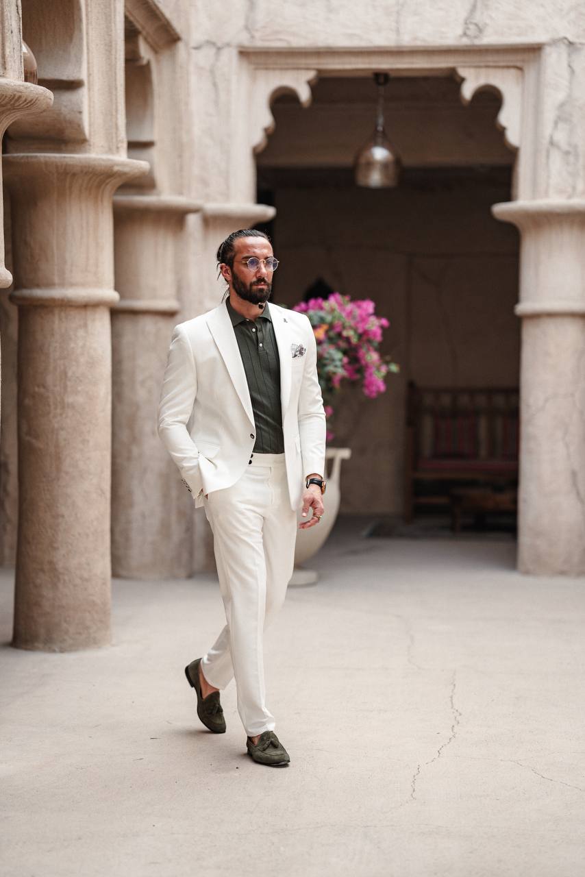 White tailored suit, image 1
