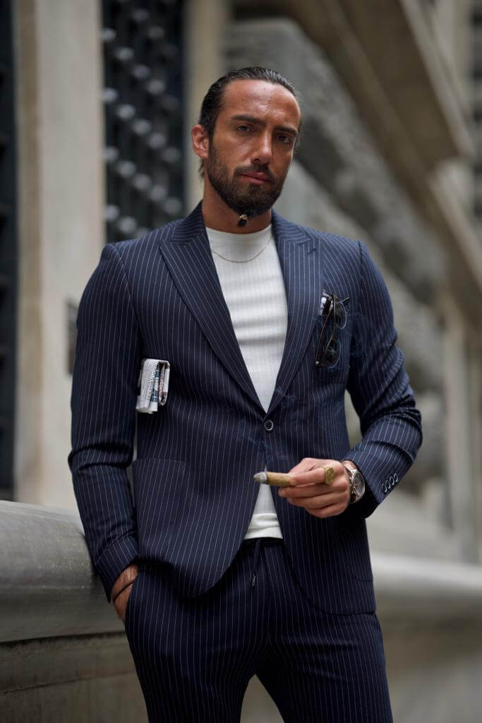 Men's dark blue casual suit in a relaxed fit